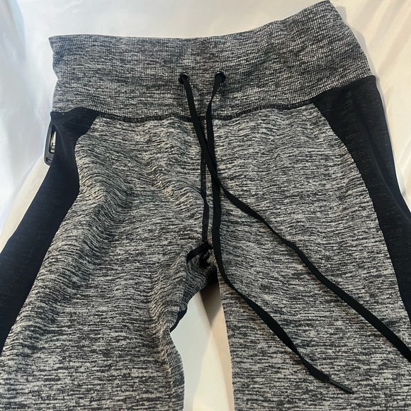 Victoria's Secret Hoodie and jogger pants outfit sm/ lg - Picture 16 of 16